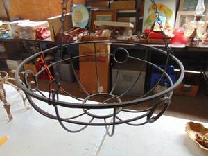lot 4919 image: Metal plant hanger