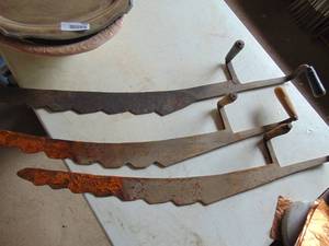 lot 4935 image: 3 hay knives