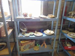 lot 4938 image: Contents of Blue Shelf - Contents only