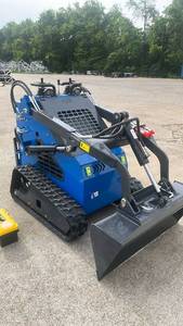 lot 50009 image: Blue Mini Skid Steer Loader with RATO Gas Engine ZJ-380-BLUE