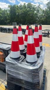 lot 50023 image: Traffic cone (24 Units)
