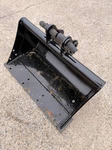 lot 50035 image: (ZJZ12-60) ZJZ - Mini Mud Bucket - Unused