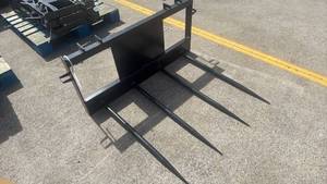 lot 51049 image: JCT Multi-Tine Bale Spear Attachment 46 inch