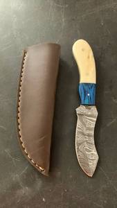 lot 4 image: Handcrafted Damascus Steel Full Tang Knife Blade Bone Handle with Sheath approx 7.75 inches hunting fishing