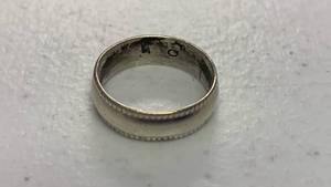 lot 21 image: Sterling Silver Ring size 4.5 - 2.7 grams