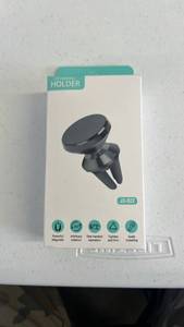 lot 17200 image: Magnetic Car Phone Holder Universal Air Vent Mount JX-022 - Retail $8