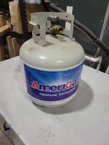lot 1872 image: Propane Tank