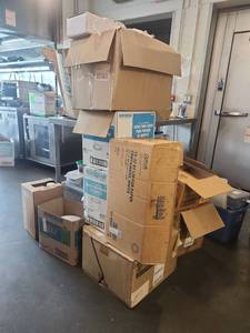 lot 5025 image: Bulk Restaurant Supply Disposable Tableware Lot