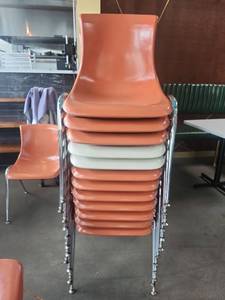 lot 5036 image: Set of 12 Fiberglass Mid-Century School Chairs