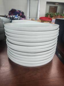 lot 5056 image: Set of 12 White Ceramic Acopa-Pangea Dinner Plates