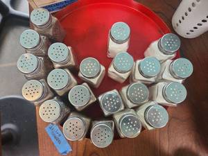lot 5084 image: Glass Salt and Pepper Shaker Collection with Metal Tops