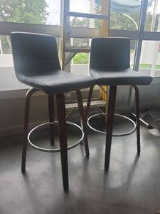 lot 5147 image: Set of 2 Gray Counter Height Bar Stools