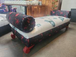 lot 5149 image: &nbspArt Sofa with Floral Pattern and Printed Upholstery