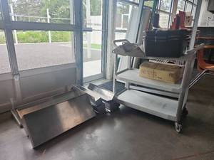 lot 5182 image: Commercial Kitchen Equipment Lot - Stainless Steel Components