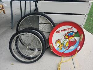 lot 5230 image: Slippery Sid Winter Sled and Bicycle Wheels Set