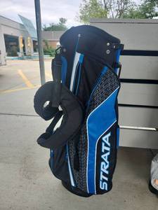 lot 5231 image: Strata Golf Cart Bag with Stand