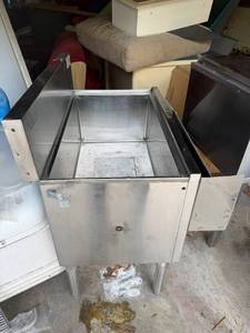 lot 5240 image: Krowne Stainless Steel Commercial Ice Bin