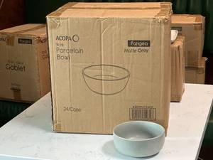lot 5258 image: Acopa Pangea 16 oz. Matte Grey Porcelain Bowls - Case of 24
