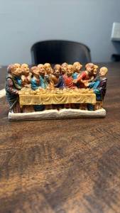 lot 3249 image: The Last Supper Religious Figurine