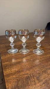 lot 3259 image: Crystal Wine Glasses with Gold Rim and Floral Etching Set of 3