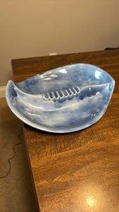 lot 3267 image: Blue Sky looking ash tray
