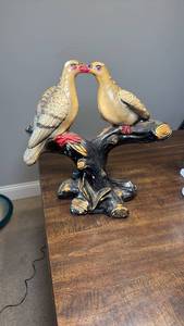 lot 3268 image: Ceramic Love Birds Figurine Decorative Statue