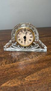lot 3270 image: Crystal Legends Quartz Mantel Clock