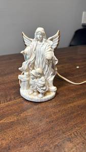 lot 3271 image: Guardian Angel with Children Figurine