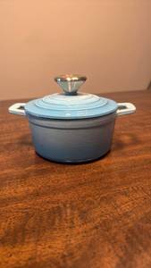 lot 3283 image: Complete cuisine Cast Iron Dutch Oven with Lid