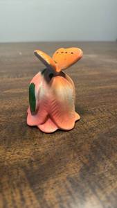 lot 3290 image: Ceramic Flower Bell