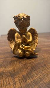 lot 3293 image: Golden Angel Figurine with Wings and Praying Hands