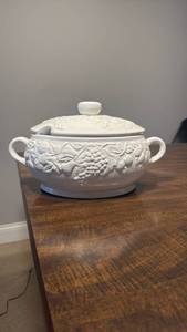 lot 3296 image: White Ceramic Soup Tureen with Grape and Leaf Relief Pattern