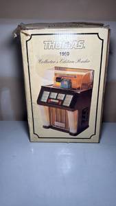 lot 3311 image: Thomas 1960 Collectors Edition Jukebox Radio