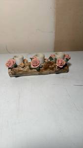 lot 3324 image: Rustic Log Candle Holder with Three Cups and Pink Roses