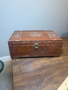 lot 3330 image: Jewelry Box with miscellaneous jewelry - comes as shown
