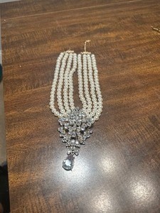 lot 3334 image: Beautiful Necklace