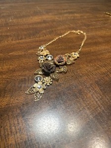 lot 3335 image: Cool Necklace