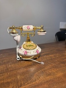 lot 3337 image: Cedilis Retro Vintage Landline Phone - Very cool
