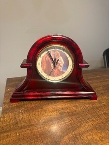 lot 3338 image: Really neat Jesus Clock