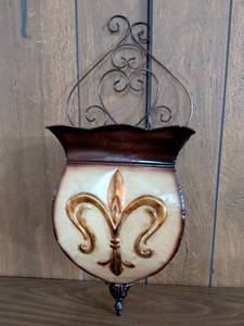 lot 9 image: Fleur de Lis Wall Sconce with Iron Bracket