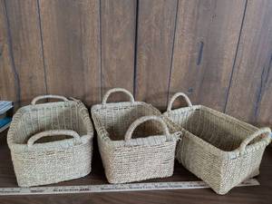 lot 12 image: Handwoven Seagrass Storage Baskets with Handles Set of 3