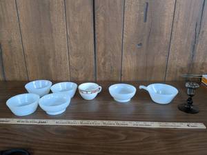 lot 24 image: Assorted fire King bowls