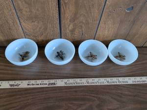 lot 26 image: Vintage fire King milk glass bowls with game birds