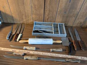 lot 45 image: Kitchen Knife Collection with Storage Organizer and Rolling Pin