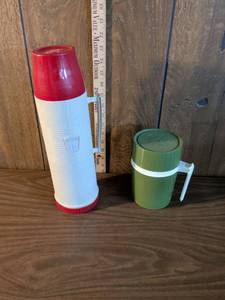 lot 74 image: Thermos Brand Insulated Vacuum Bottles Set