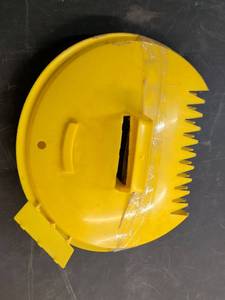 lot 119 image: Yellow Plastic Pipe Cutter Tool