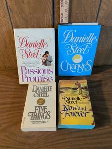 lot 130 image: Danielle Steel Romance Novel Collection