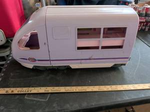 lot 146 image: Barbie Dream Camper RV Motorhome Playset