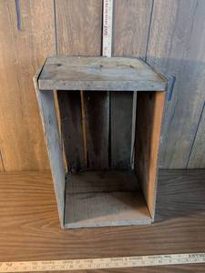 lot 156 image: Rustic Wooden Storage Crate is wobbly