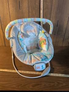 lot 173 image: Bright Starts Elephant Baby Bouncer Seat